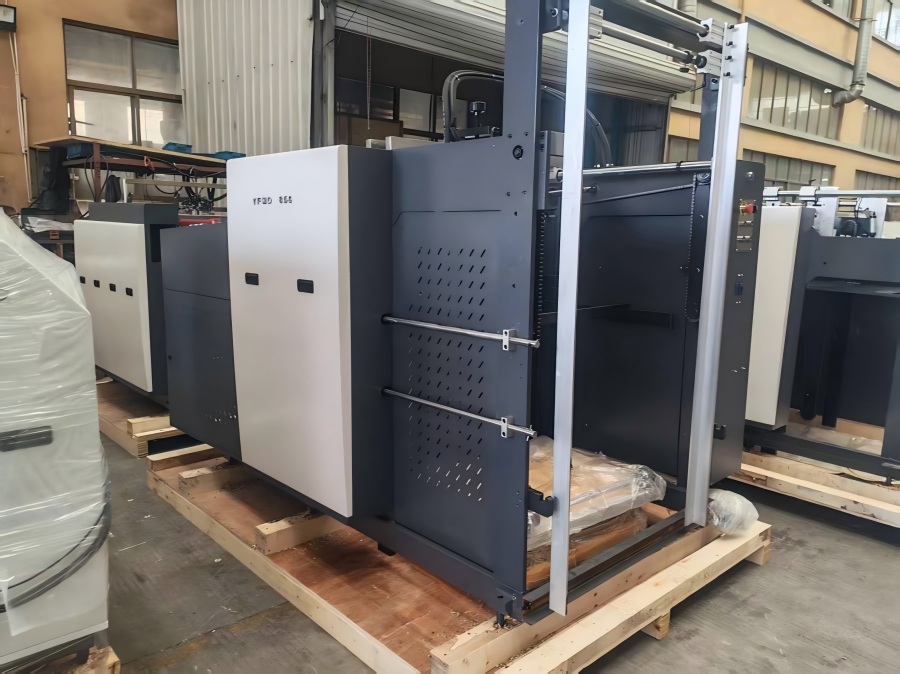 La nouvelle machine à plastifier automatique à grande vitesse Star YFMD-850 est sur le point d'être expédiée en Thaïlande !